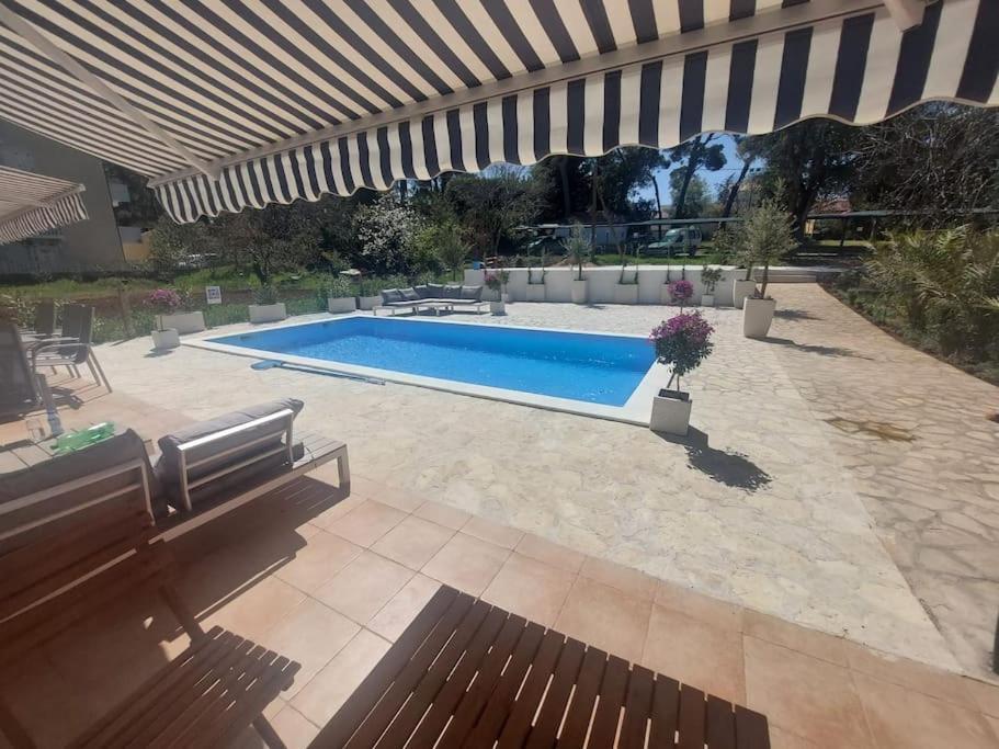 Апартаменты Casa Blanca, Биоград-на-Мору Экстерьер фото